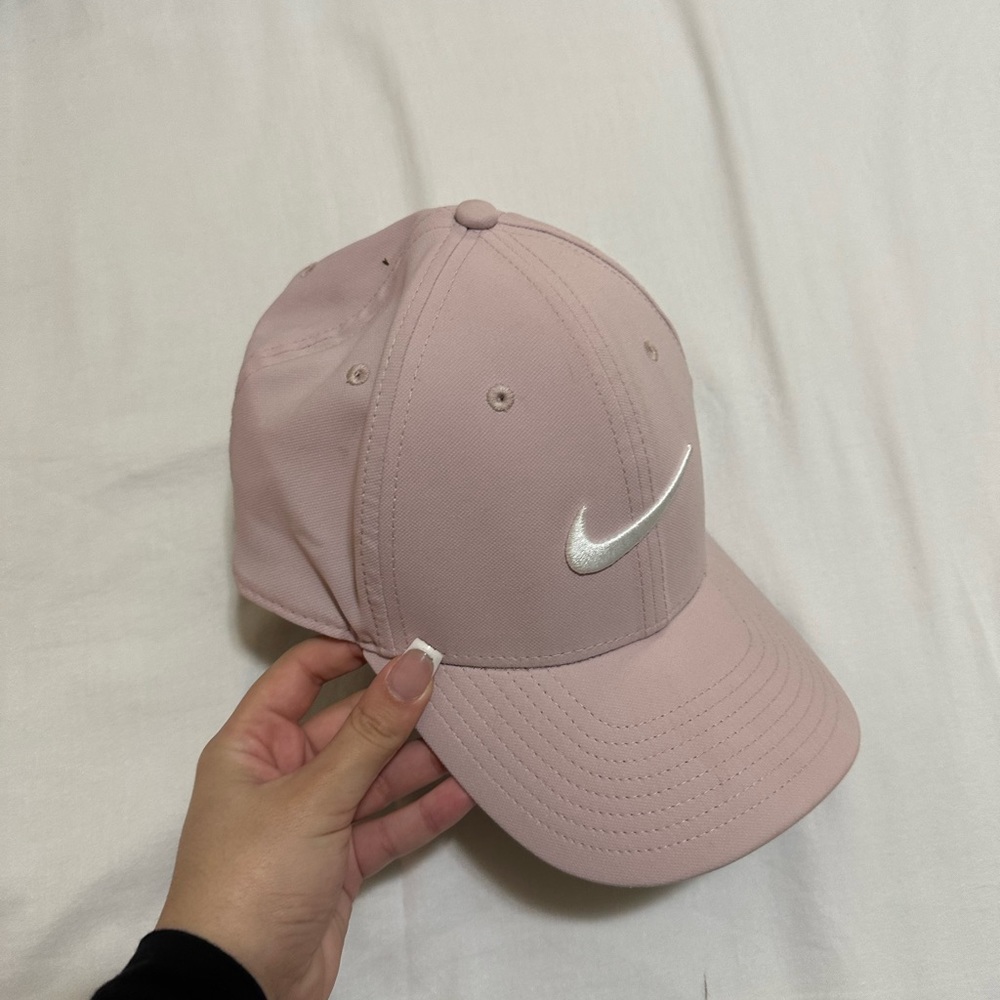 Nike pink woman hat